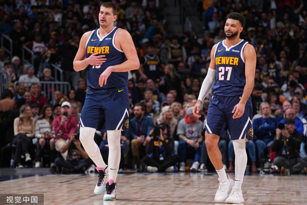 在社交媒体 在社交媒体