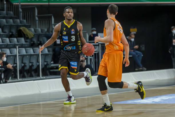 员在国际比 员在国际比